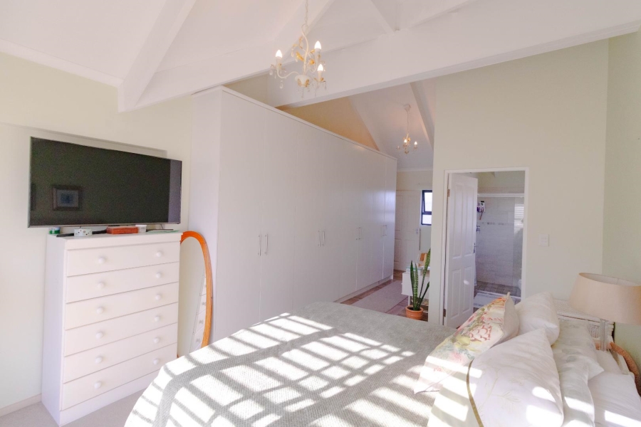 3 Bedroom Property for Sale in Sandbaai Western Cape